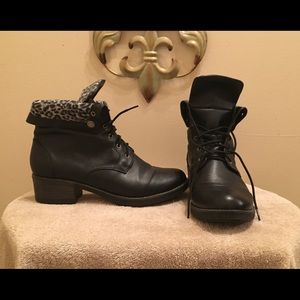 Women’s Lace Up Boots